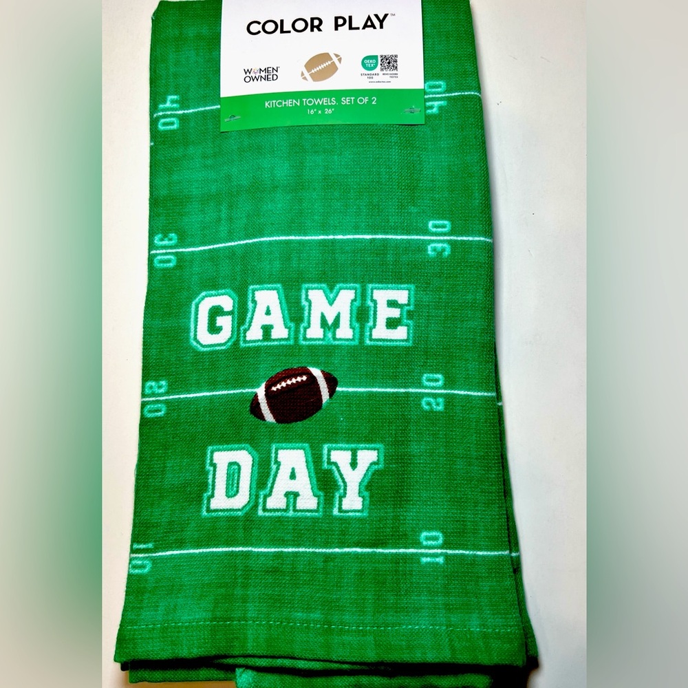 Set of 2 Game Day Kitchen Towels Green Football Field with Yard Lines NFL